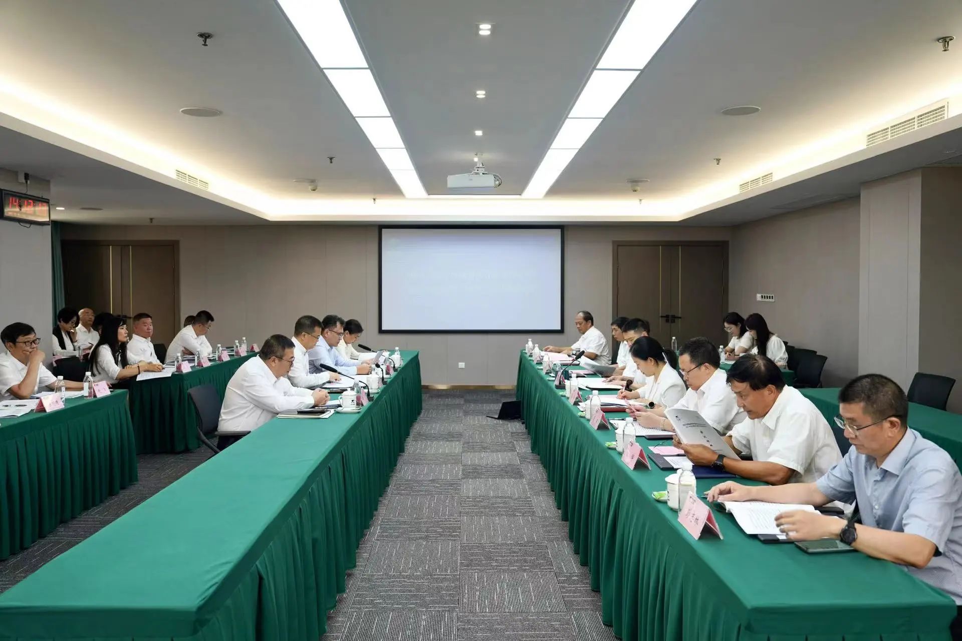 省旅投集團(tuán)召開2023年度經(jīng)理層向董事會述職報(bào)告會